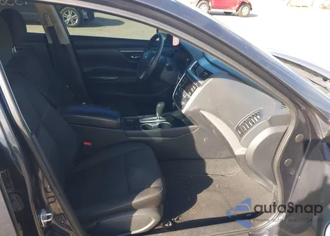 2018 Nissan Altima 2.5 S z USA, uszkodzony, nr VIN 1N4AL3AP7JC124474